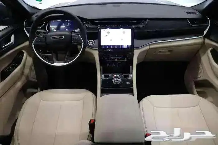 جيب جراند شيروكي لاريدو 2025 4