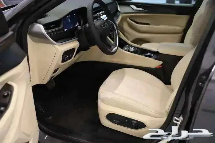 جيب جراند شيروكي لاريدو 2025 6