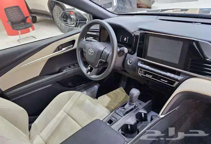 تويوتا كامري E استاندر بنزين وهايبرد 2025 اقساط 7