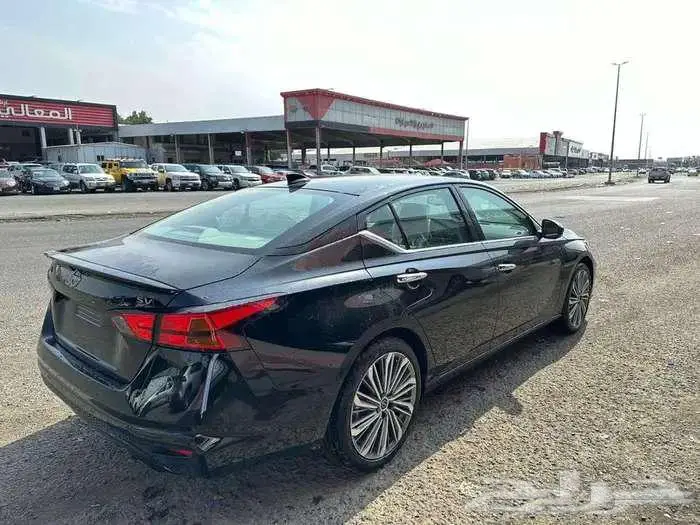 نيسان التيما نص فل موديل 2026 اقساط او كاش 11