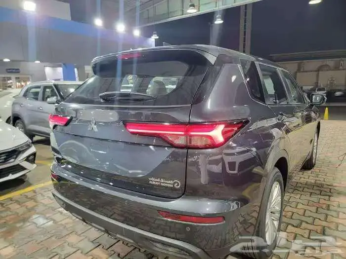 ميتسوبيشي اوتلاندر 2025 5-7 راكب بااقل الأسعار وجميع الفئات 4