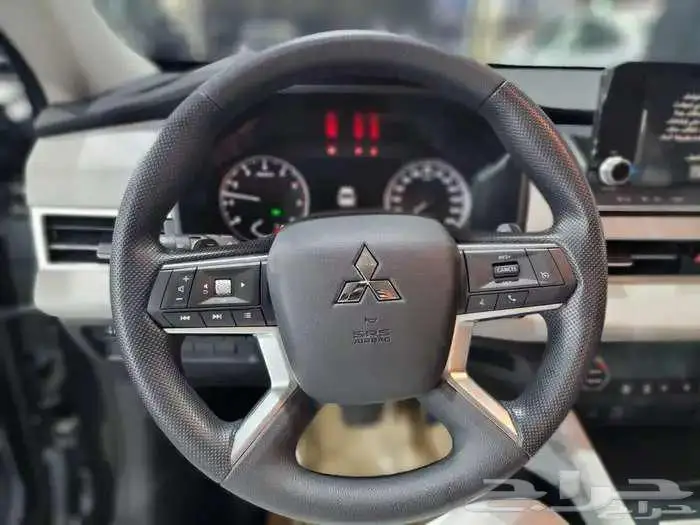 ميتسوبيشي اوتلاندر 2025 5-7 راكب بااقل الأسعار وجميع الفئات 6