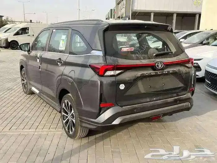 تويوتا فيلوز GLX بنزين 2025 8