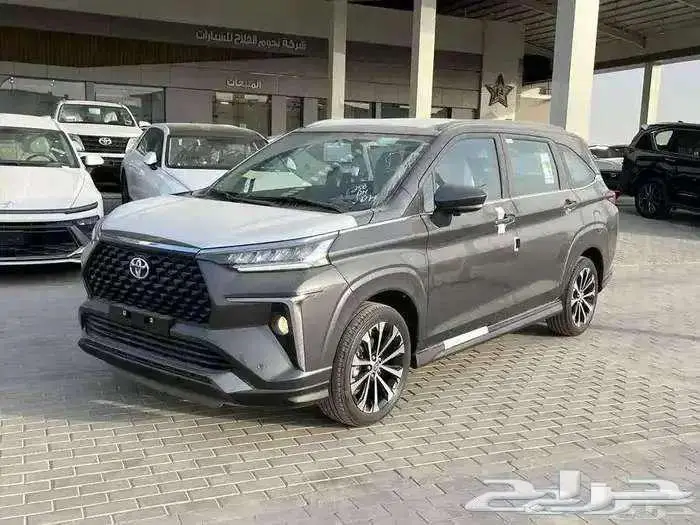 تويوتا فيلوز GLX بنزين 2025 1