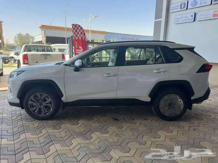 تويوتا راف فور فتحة XLE بنزين 2025 بالنقد والتقسيط 3