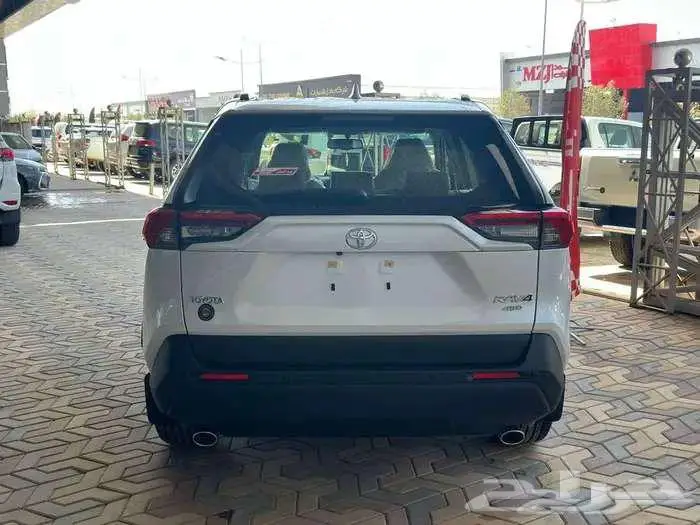 تويوتا راف فور فتحة XLE بنزين 2025 بالنقد والتقسيط 5