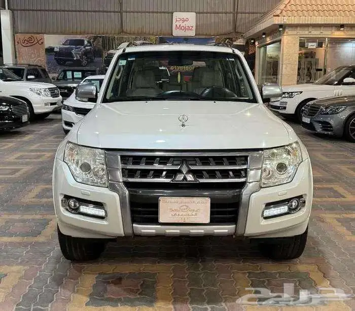 للبيع مستوبيشي باجيرو 2017 مكينة كبيره 3.8 سعودي V6 0