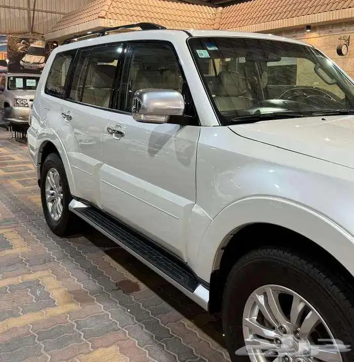 للبيع مستوبيشي باجيرو 2017 مكينة كبيره 3.8 سعودي V6 11