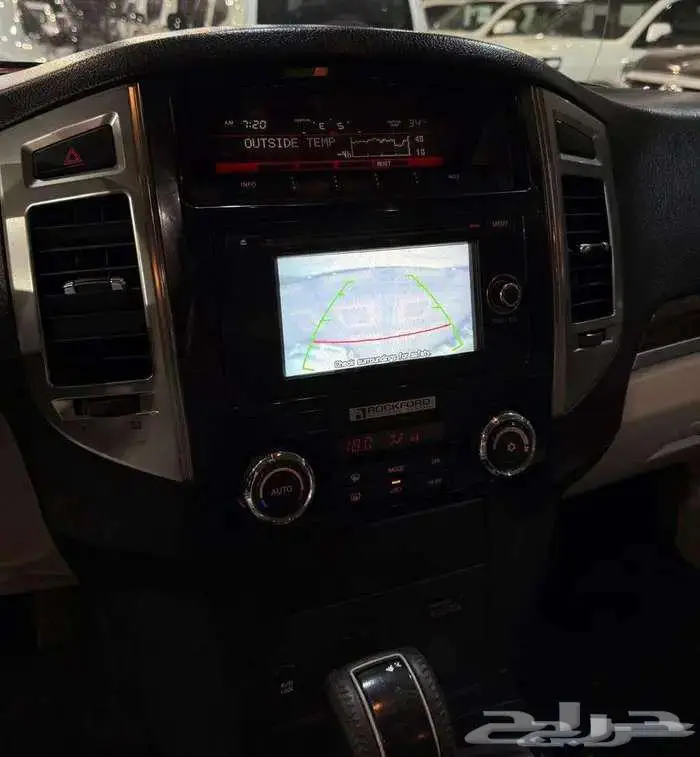 للبيع مستوبيشي باجيرو 2017 مكينة كبيره 3.8 سعودي V6 29