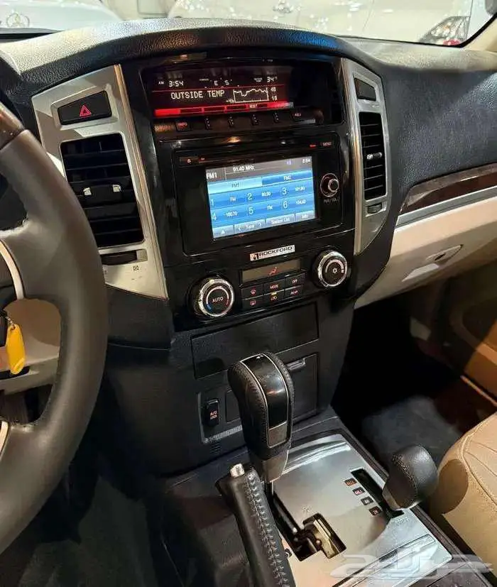 للبيع مستوبيشي باجيرو 2017 مكينة كبيره 3.8 سعودي V6 28