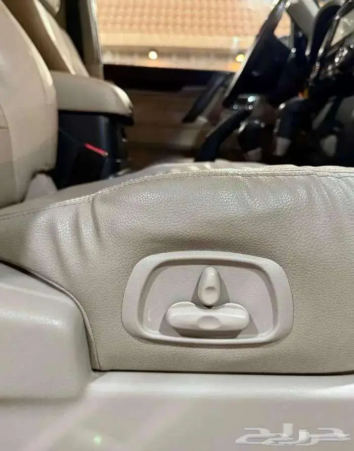 للبيع مستوبيشي باجيرو 2017 مكينة كبيره 3.8 سعودي V6 36