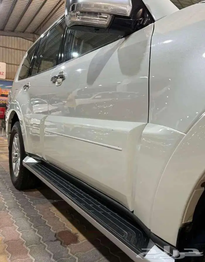 للبيع مستوبيشي باجيرو 2017 مكينة كبيره 3.8 سعودي V6 13