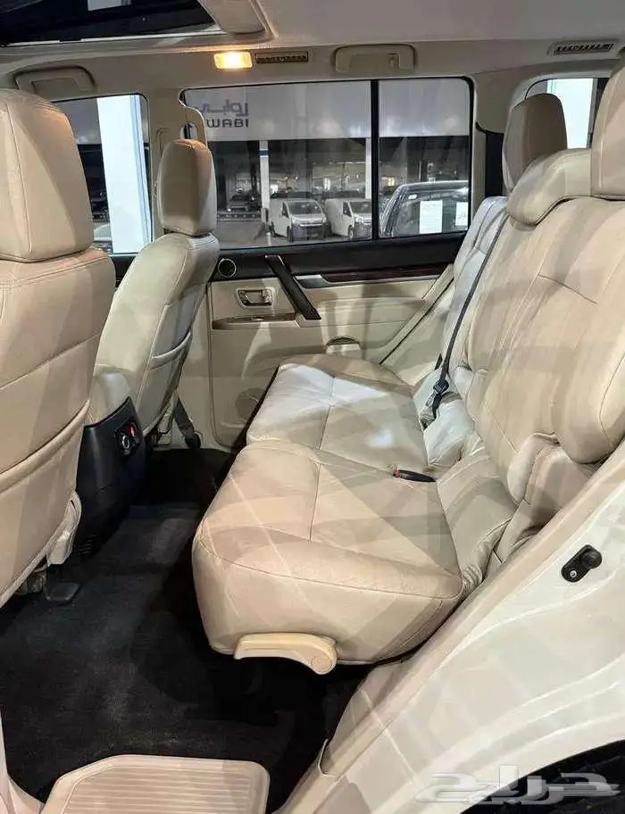 للبيع مستوبيشي باجيرو 2017 مكينة كبيره 3.8 سعودي V6 42