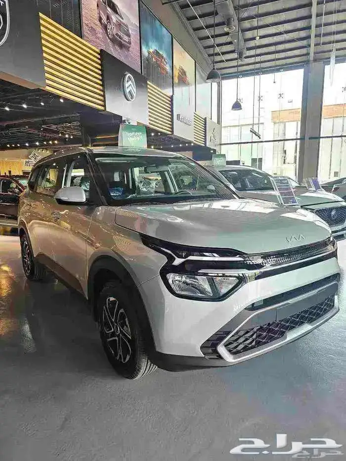 كيا كارينز استاندر مطور 2025 1