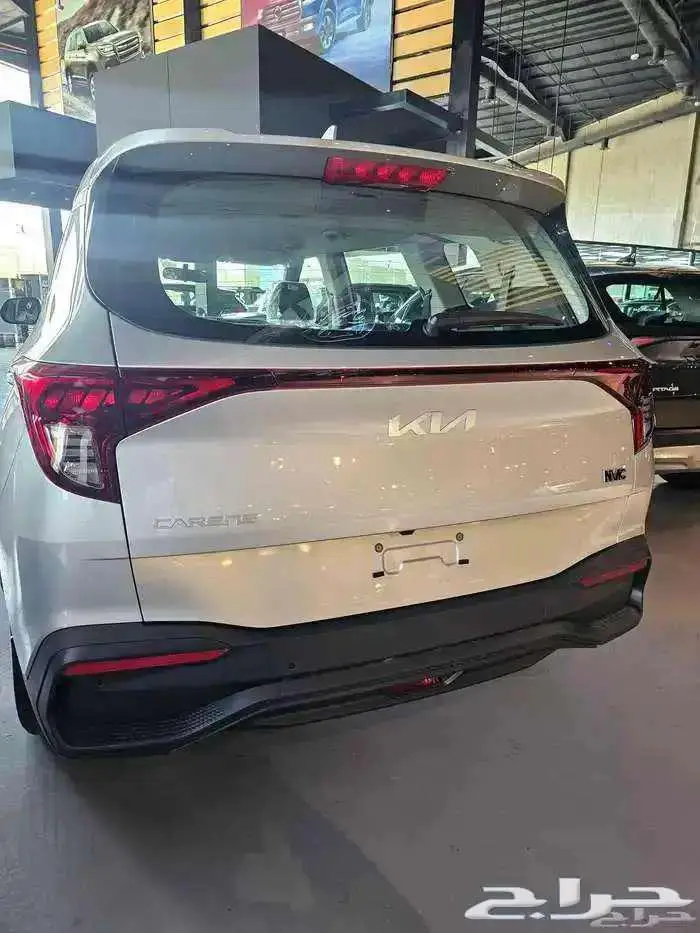 كيا كارينز استاندر مطور 2025 6