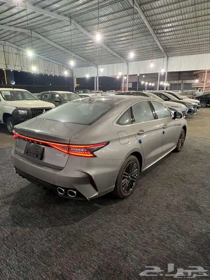 شيري اريزو 8 2025 متعة القيادة على الطريق 3