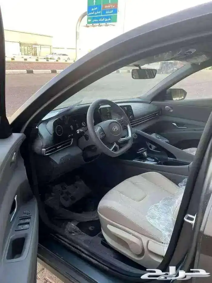 هيونداي إلنترا 2025 سمارت ابيض ورمادي ( كاش وأقساط ) 1