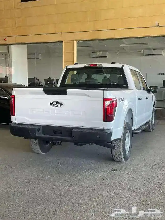 فورد غمارتين F150 فئة XLT موديل 2024 متوفر لدى الحسن 3