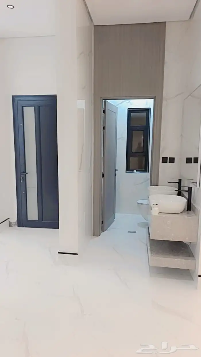 للبيع فيلا منفصله مع شقة مسروقة بالعروبه الجنوبيه 5