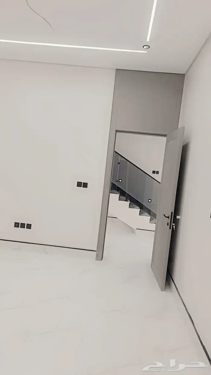 للبيع فيلا منفصله مع شقة مسروقة بالعروبه الجنوبيه 4