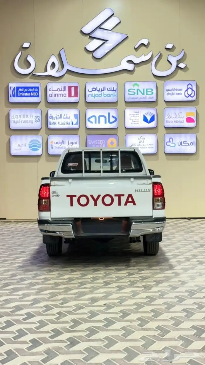 تويوتا هايلكس 2025 20