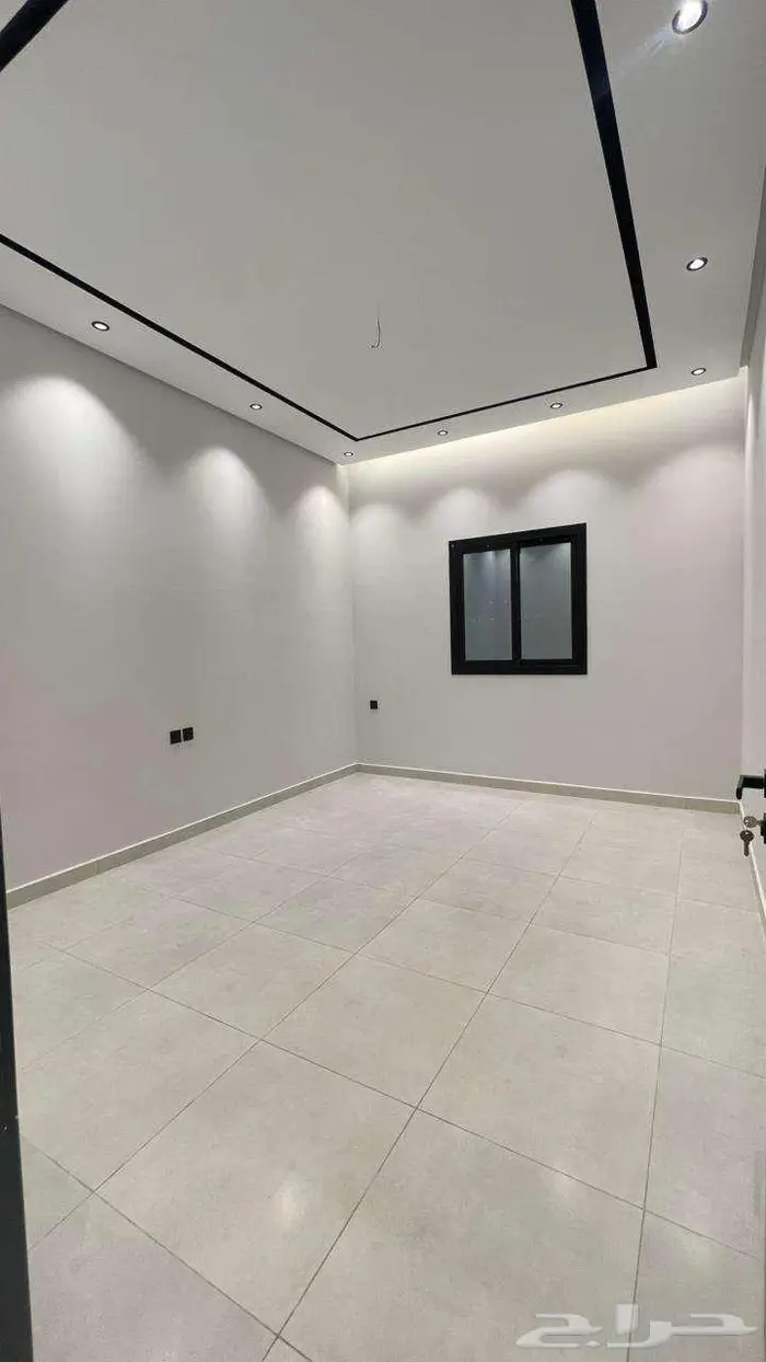 شقة للايجار جديده بحي النزهه مكونه من 4 غرف 6