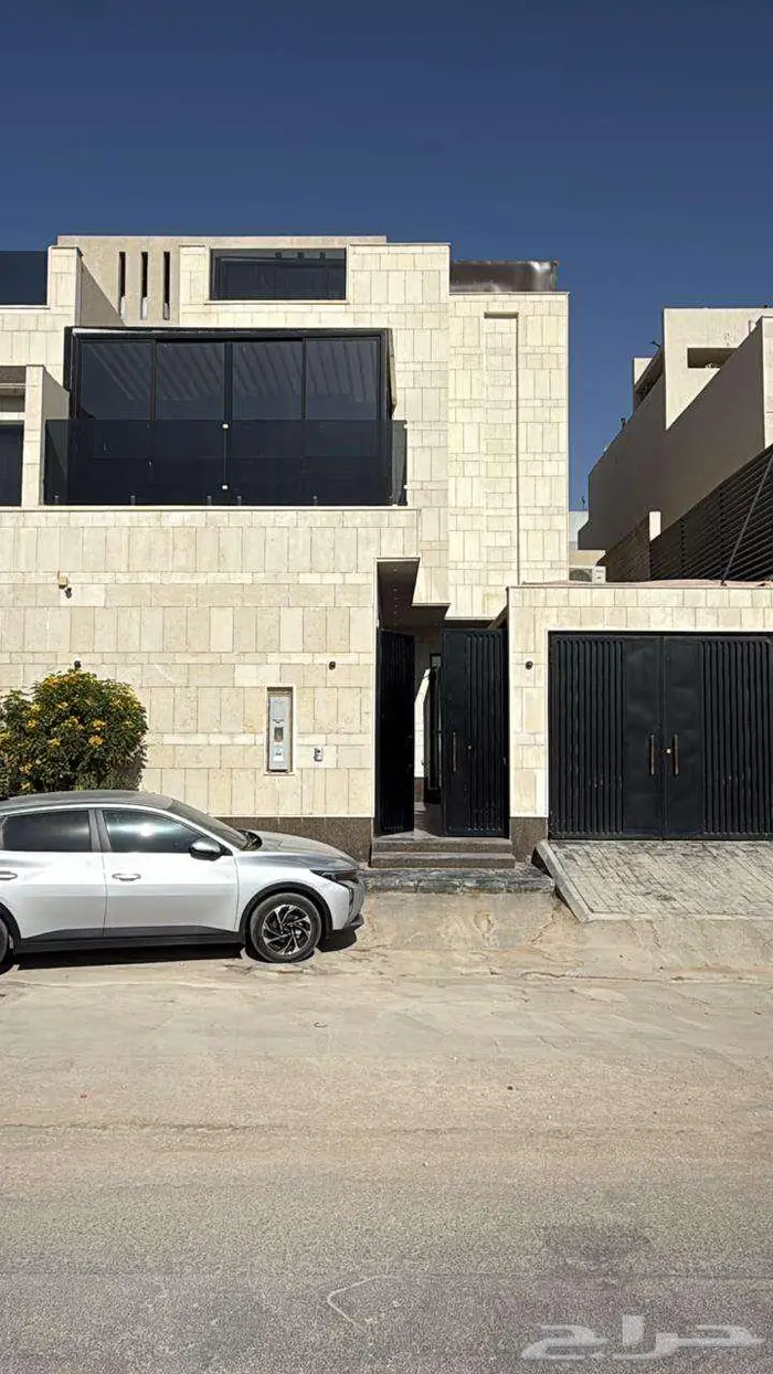 للبيع فيلا فاخرة بحي العارض بمدينة الرياض 0