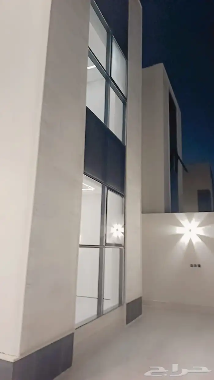 للبيع فيلا منفصله مع شقة مسروقة بالعروبه الجنوبيه 8