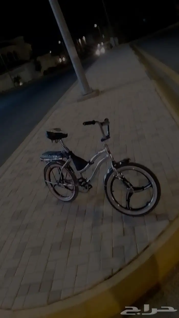 سيكل فراشه نضيف للبيع على السوم واقبل البدل السوم وصل 350 0