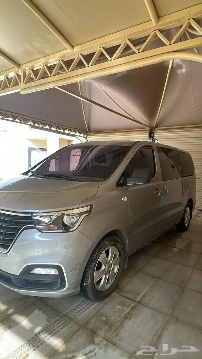 هونداي h1 2020 ديزل وكالة ممشي 47 الف السيارة مشروطه 0