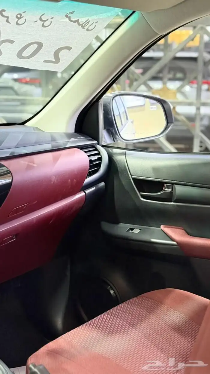 تويوتا هايلكس 2025 12