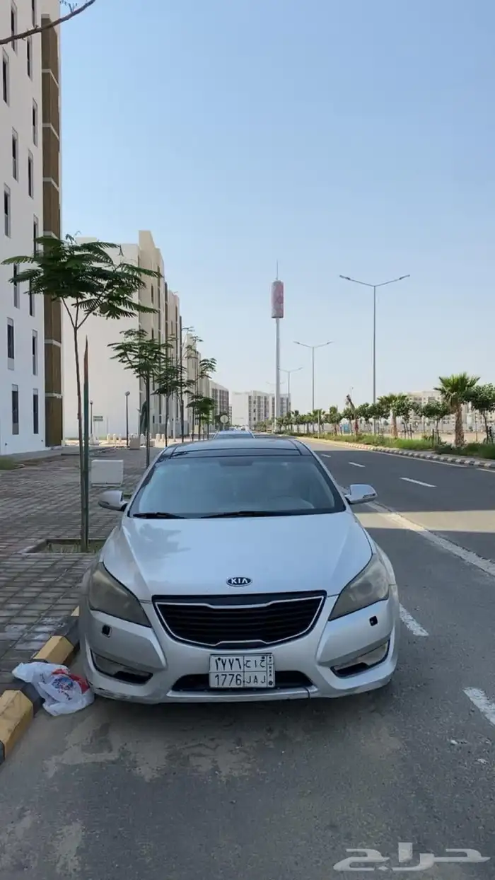 كيا كادينزا موديل 2013فل كامل السيارة على حاله الوكاله 8