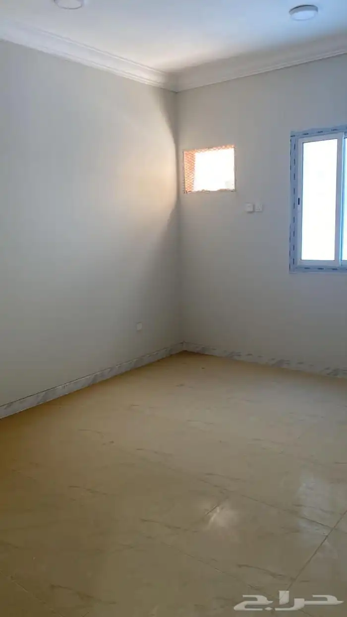 للايجار شقة بحي المروج 4 غرف 5