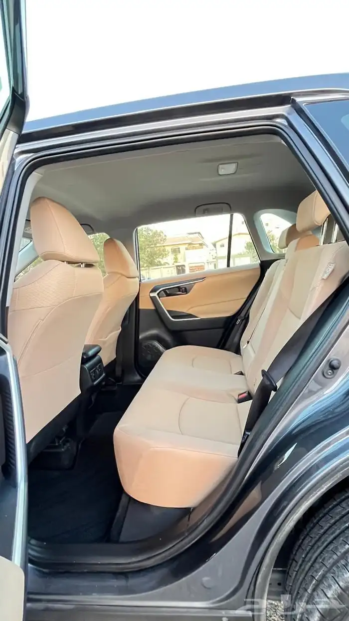 تويوتا راف فور 9