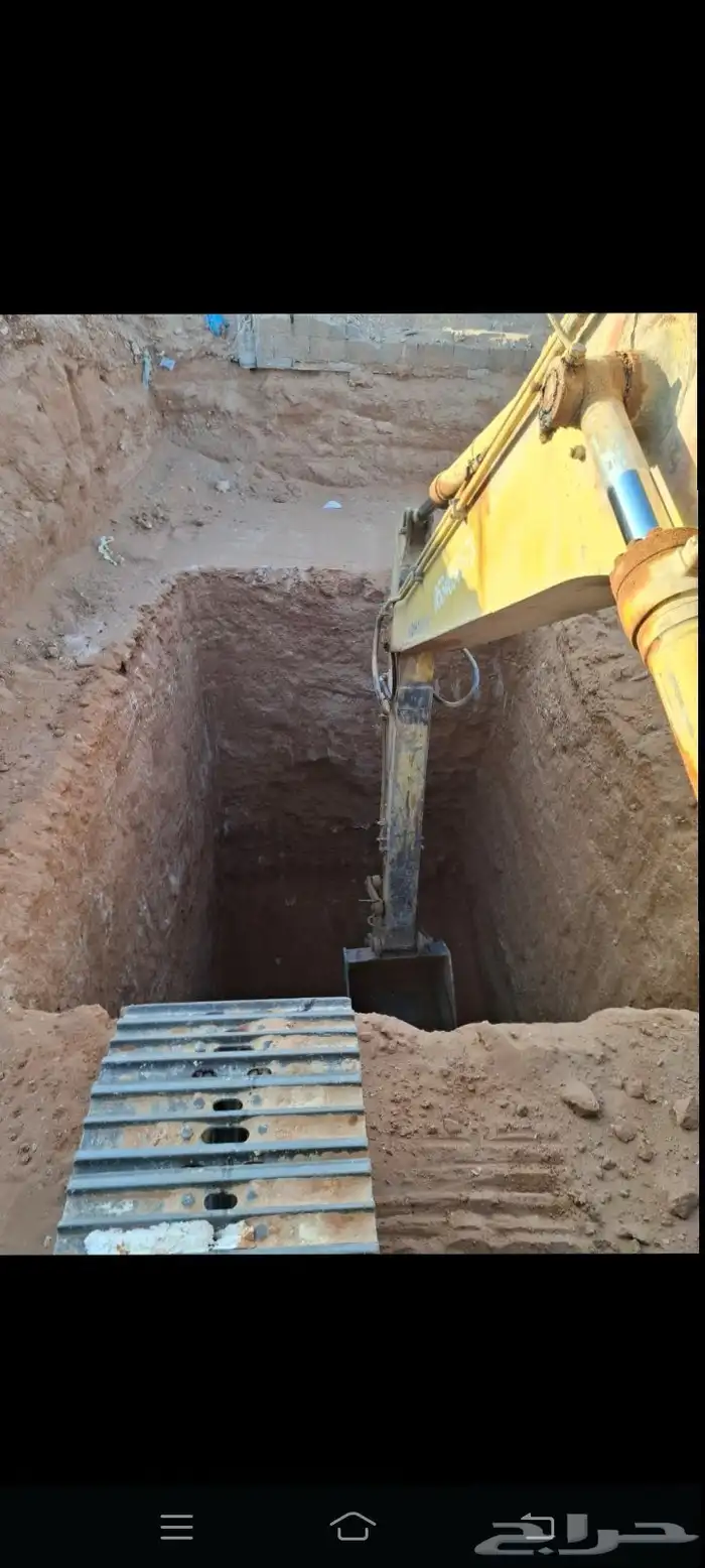 بكلين لحفر جميع الارضي وتريله لتورديد جميع مود البنا 0