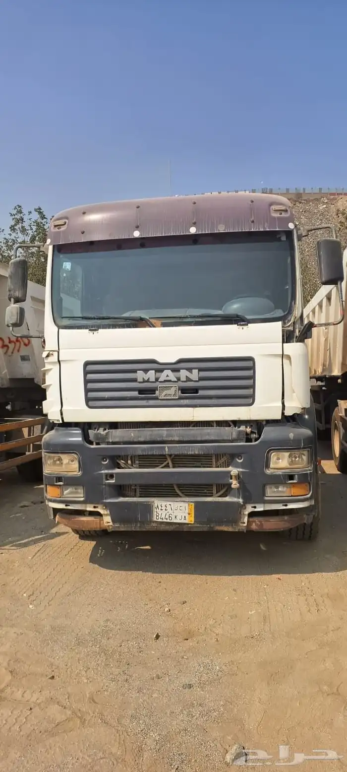 عدد 6 شاحنات مان موديل 2009 0
