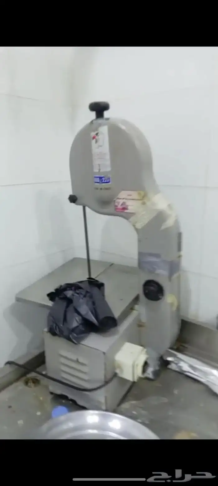 ثلاجه كبيره عرض لحم 3باب  منشار إيطالي  طاوله ا  مغسله استيل 1