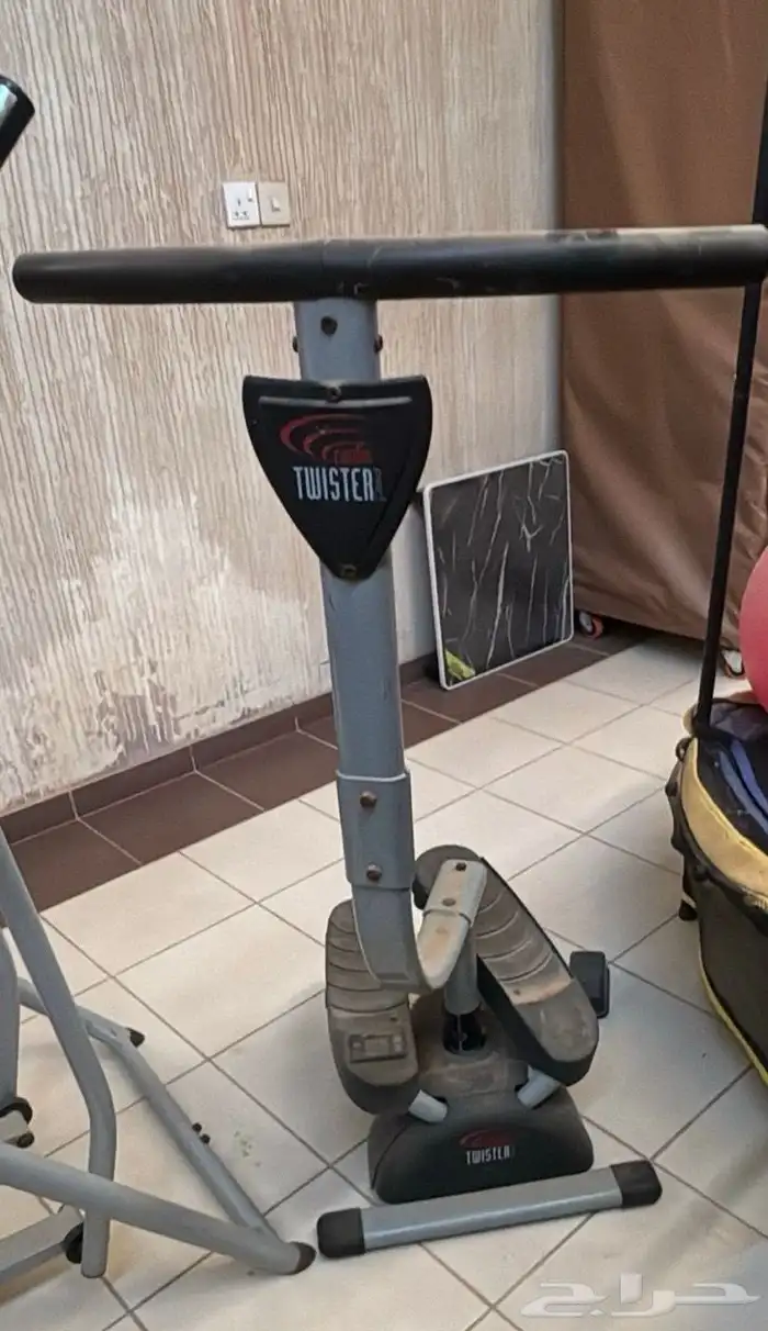 جهاز رياضي ب 100 ريال كل جهاز 1