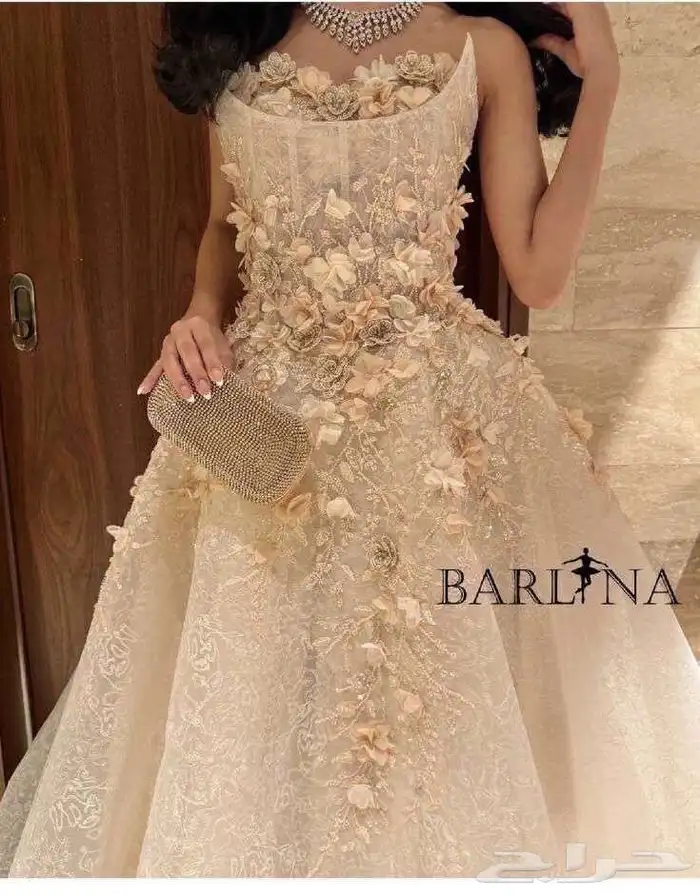 فستان مستعمل مره وحده 1