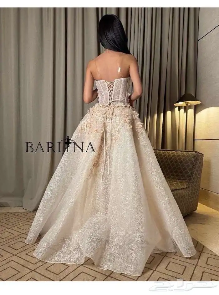 فستان مستعمل مره وحده 2