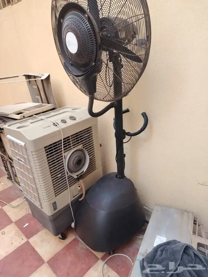 مروحه رذاذ حالتها ممتاز جدا  مكيف صحراوي ويوجد فيه رذاذ 0