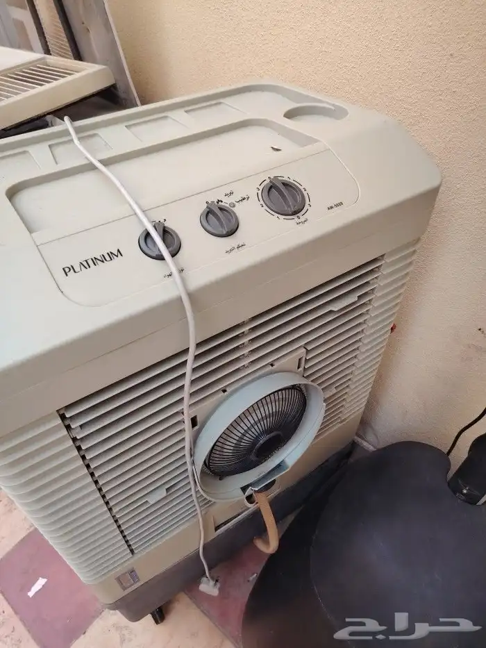 مروحه رذاذ حالتها ممتاز جدا  مكيف صحراوي ويوجد فيه رذاذ 1