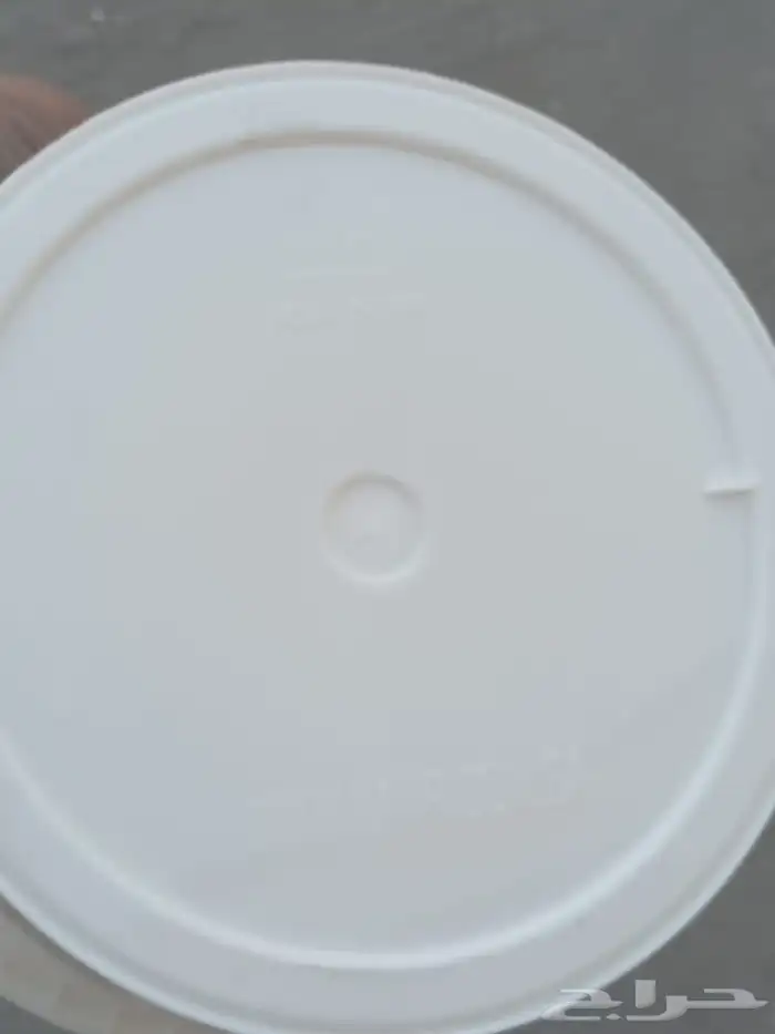 جالون سعة 2كيلو ونص جديد بلاستيك مااستخدم 0