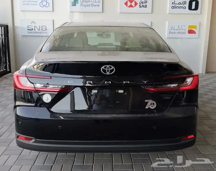 سيارة تويوتا كامرى 8