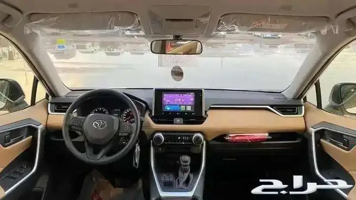 تويوتا راف فور LE بنزين دفع رباعي 2025 3