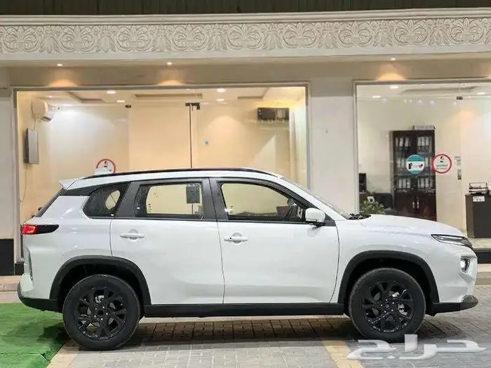 تويوتا أوربان كروز GL استاندر و GLX فل كامل موديل 2026 15