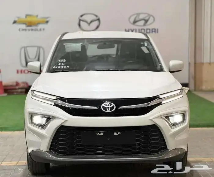 تويوتا أوربان كروز GL استاندر و GLX فل كامل موديل 2026 16