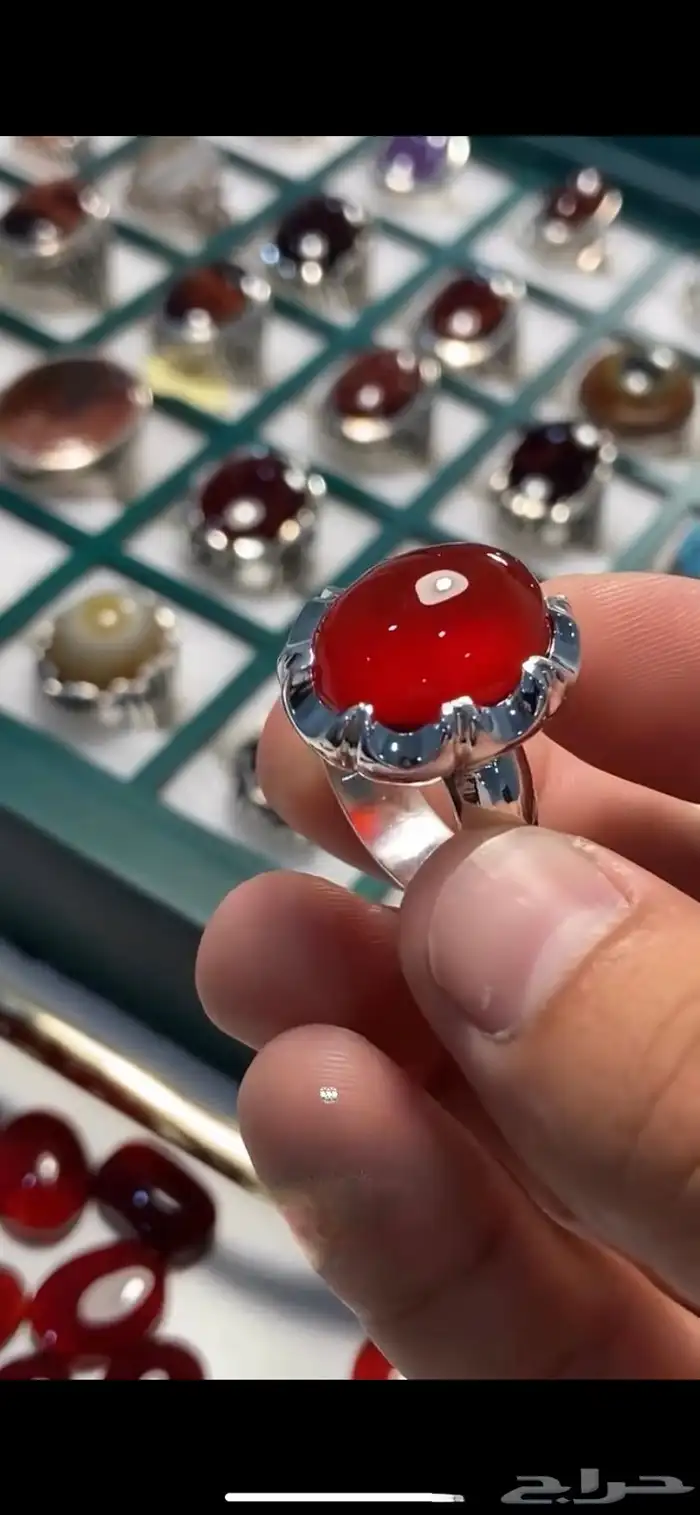 للبيع خاتم عقيق يماني طبعي احمر زجاجي مائي 0