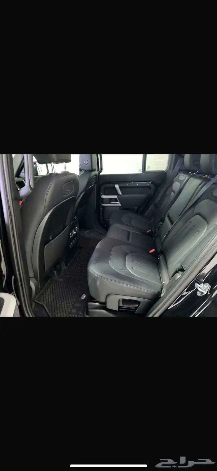 2022 Land Rover Defender 110 X-Dynamic SE 9