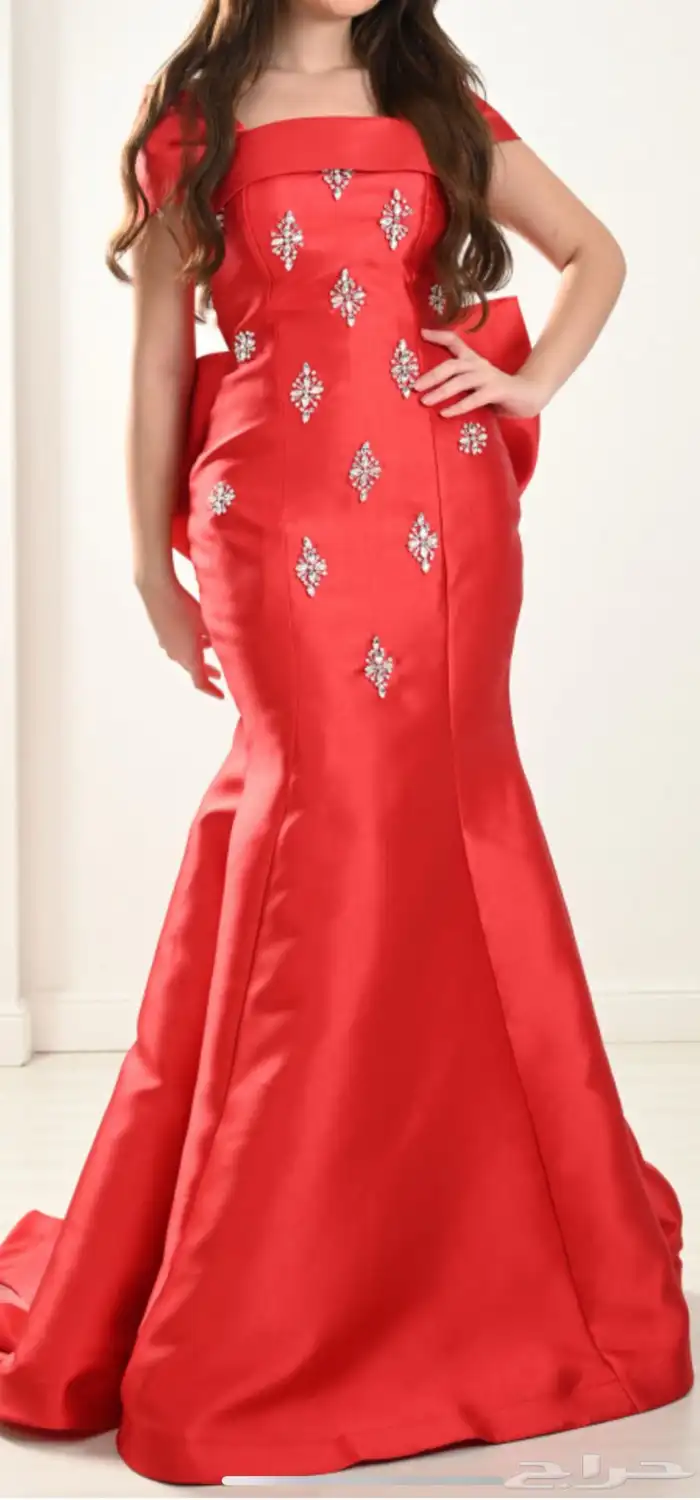 فساتين شبه جديدة الخوات العروس استخدام ثلاث ساعات 9